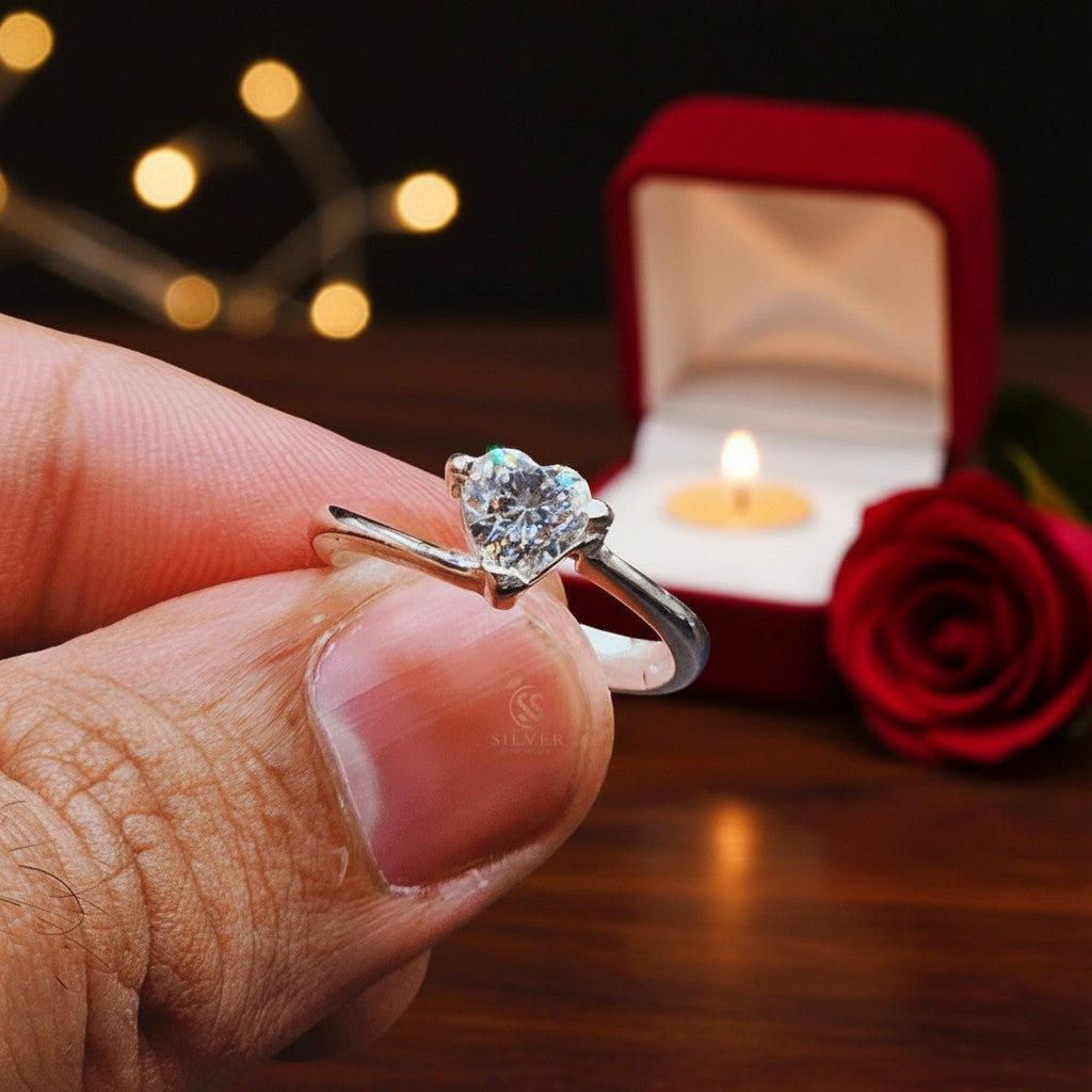 SilverStones.Pk ladies' 1 carat heart-shaped moissanite diamond ring in sterling silver.