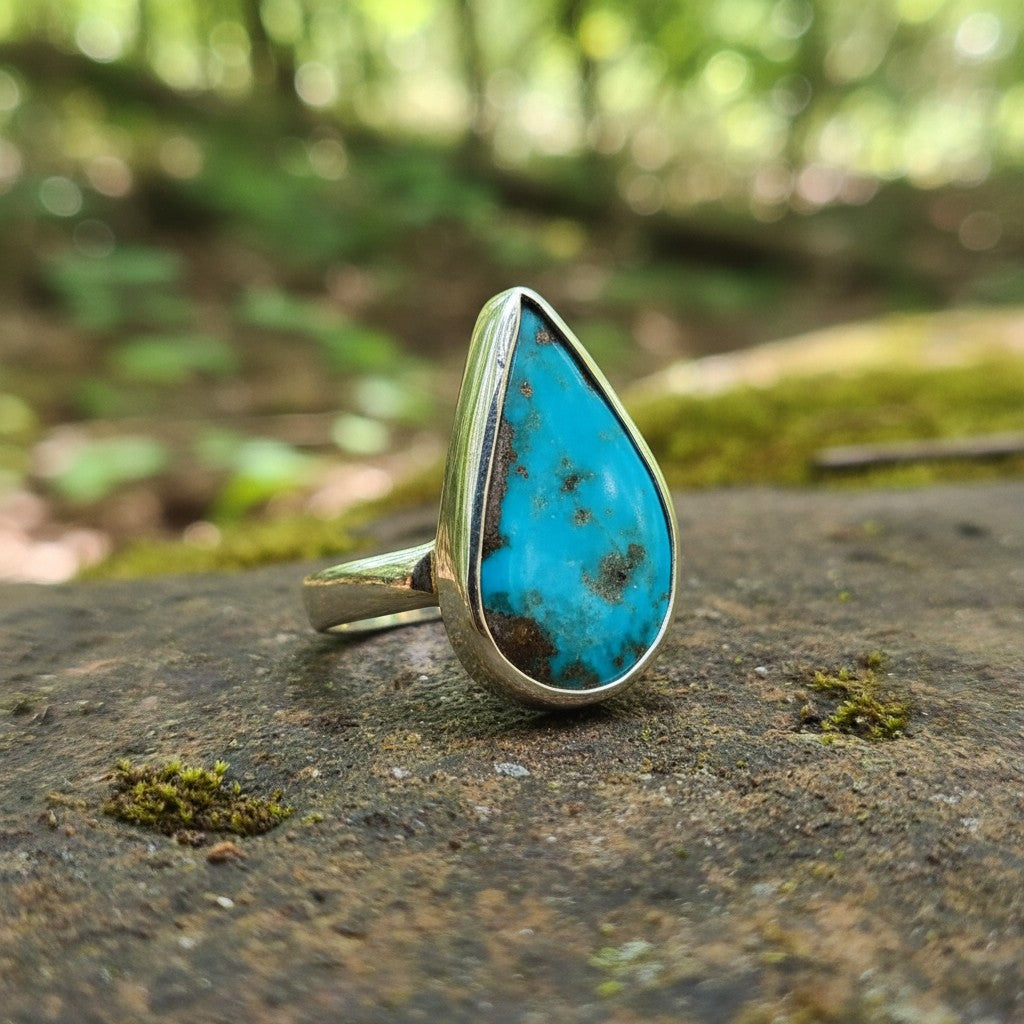 SilverStones.Pk ladies ring with a teardrop-shaped Real Irani Feroza gemstone set in silver.