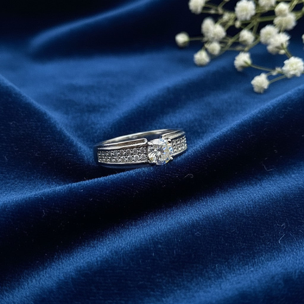 SilverStones.Pk Italian 925 Sterling Silver adjustable ring with white zircons and rhodium plating.