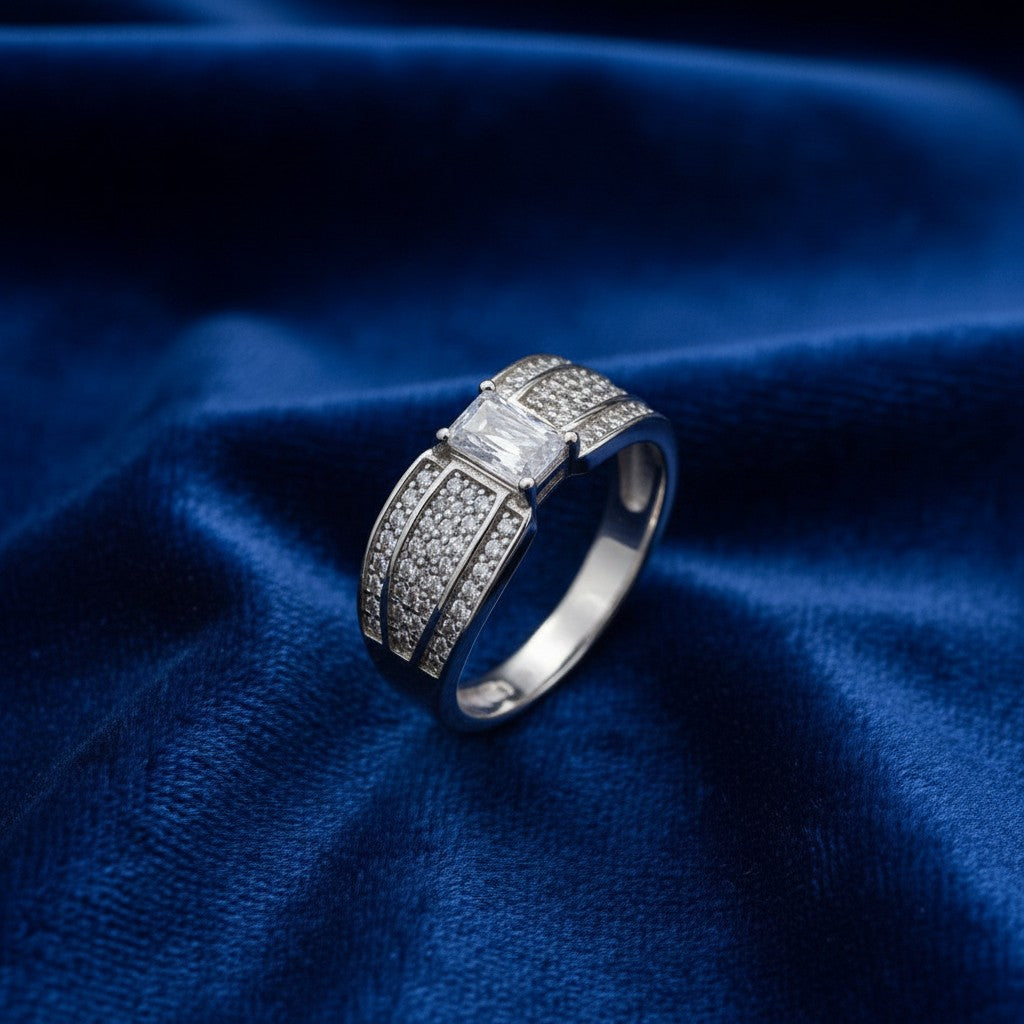 SilverStones.Pk Italian 925 Sterling Silver adjustable ring with white zircons and rhodium plating.