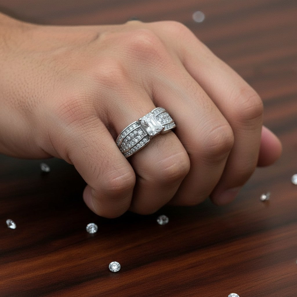 SilverStones.Pk Italian 925 Sterling Silver adjustable ring with white zircons and rhodium plating.