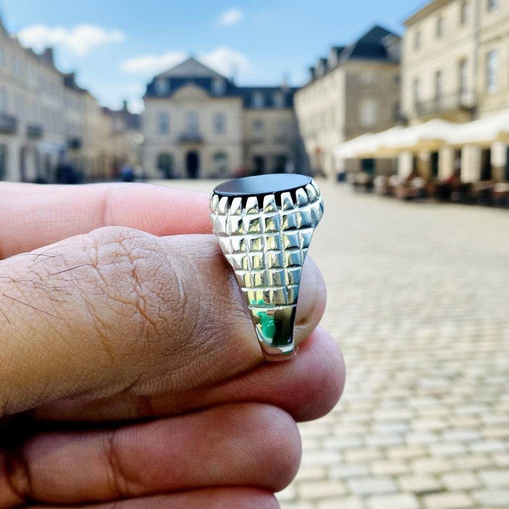 SilverStones.Pk men's silver ring with a black oval Aqeeq stone and textured band.