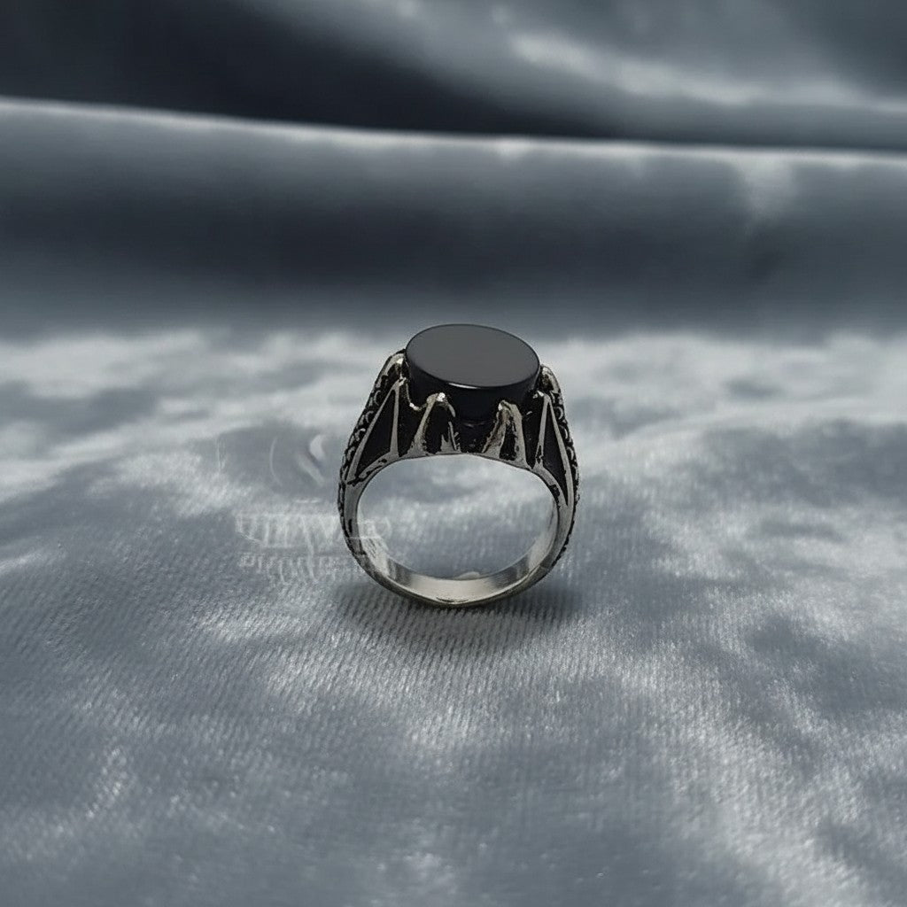 SilverStones.Pk men's oval black aqeeq stone ring crafted from authentic Turkish silver (Chandi) with intricate detailing.