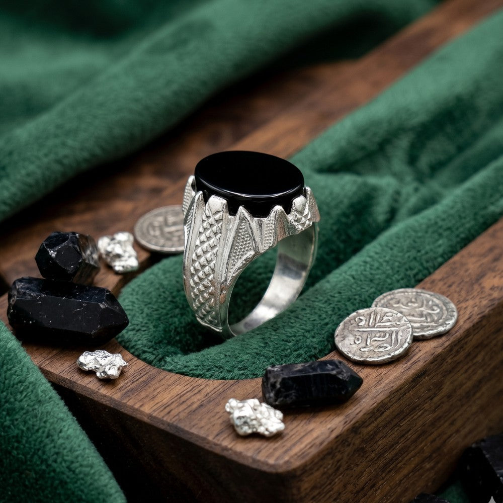Handmade mens silver ring with dark red Yemeni Aqeeq stone - Silverstones Pakistan