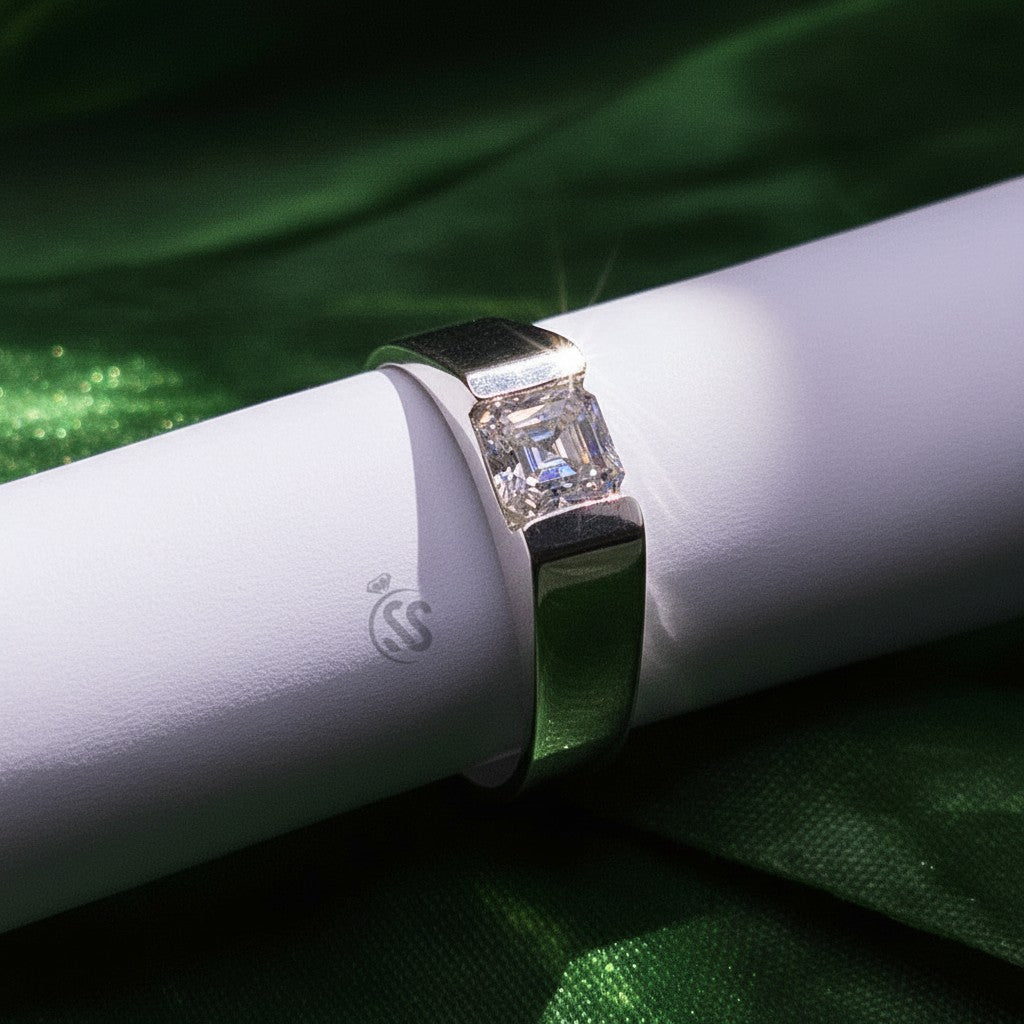 SilverStones.Pk men's pure silver ring with a 1-carat Asscher-cut Moissanite diamond. Classic design.