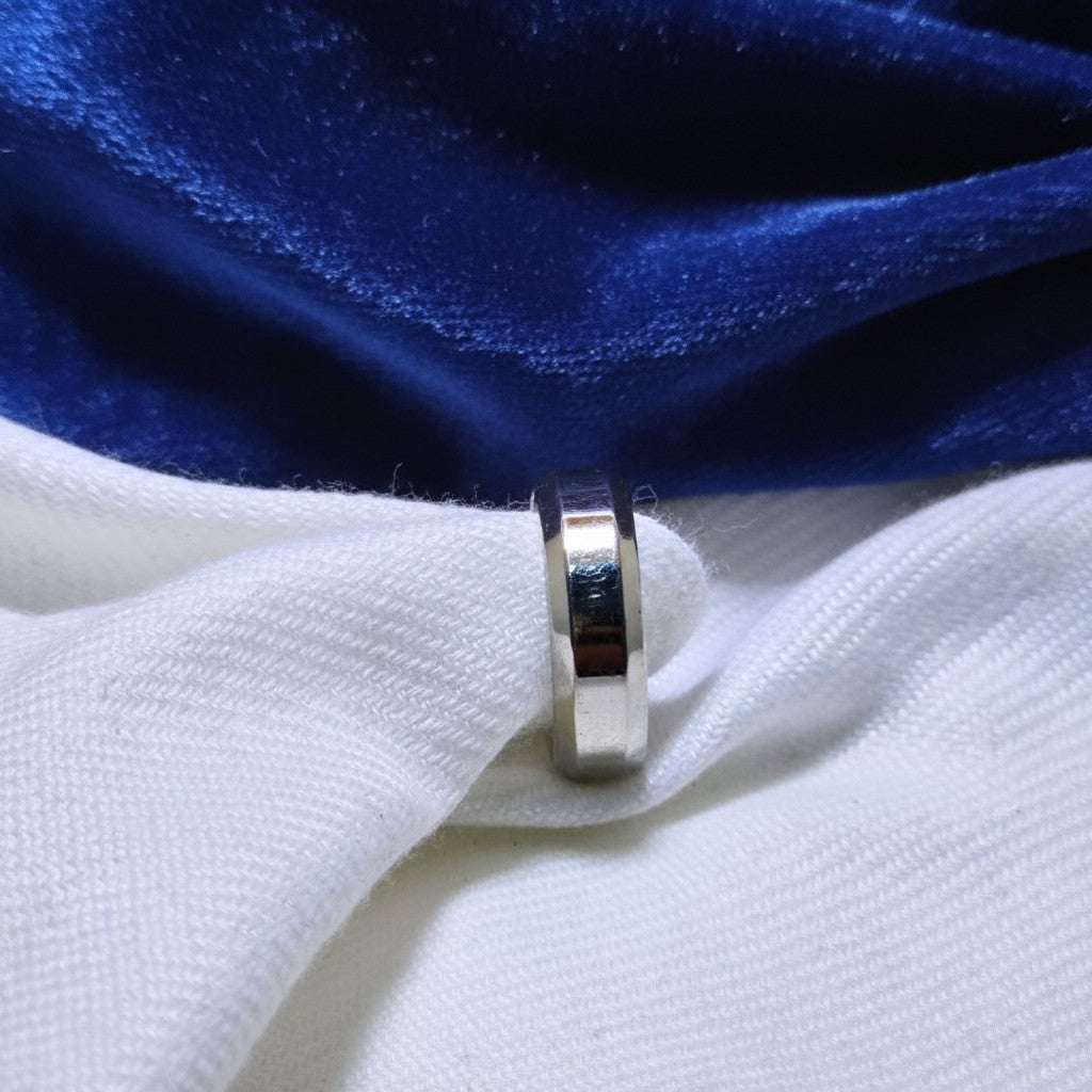 SilverStones.Pk silver imitation ring band, simple elegant design, comfortable for everyday wear.