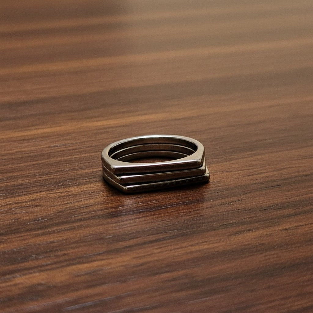 SilverStones.Pk silver imitation ring band with a stacked, minimalist design. Suitable for men and women.