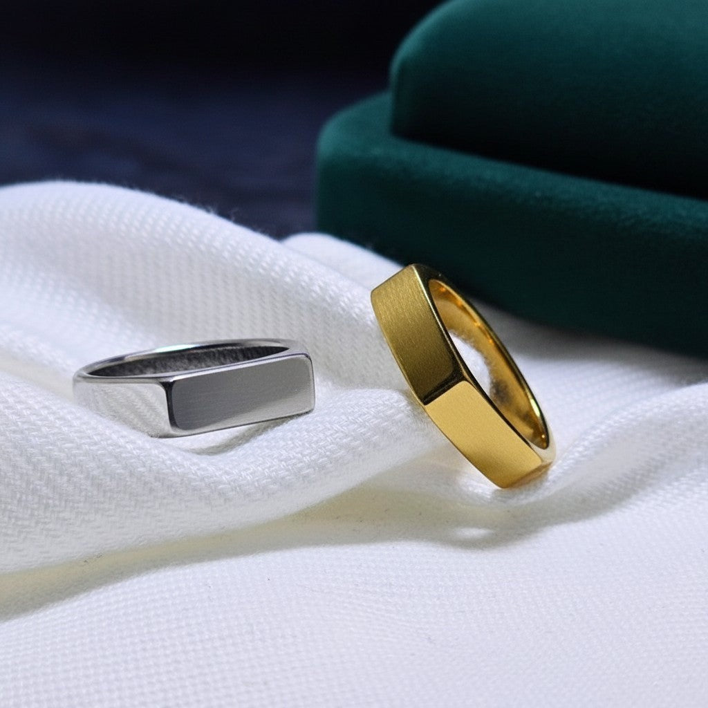 SilverStones.Pk silver and gold imitation ring bands with a simple, elegant design. Perfect for everyday wear.