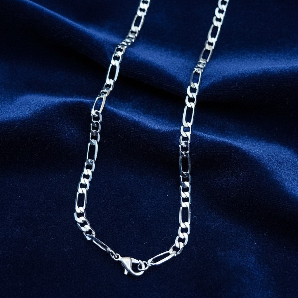 SilverStones.Pk men's 18-inch, 4mm stainless steel Figaro chain necklace with classic link pattern.