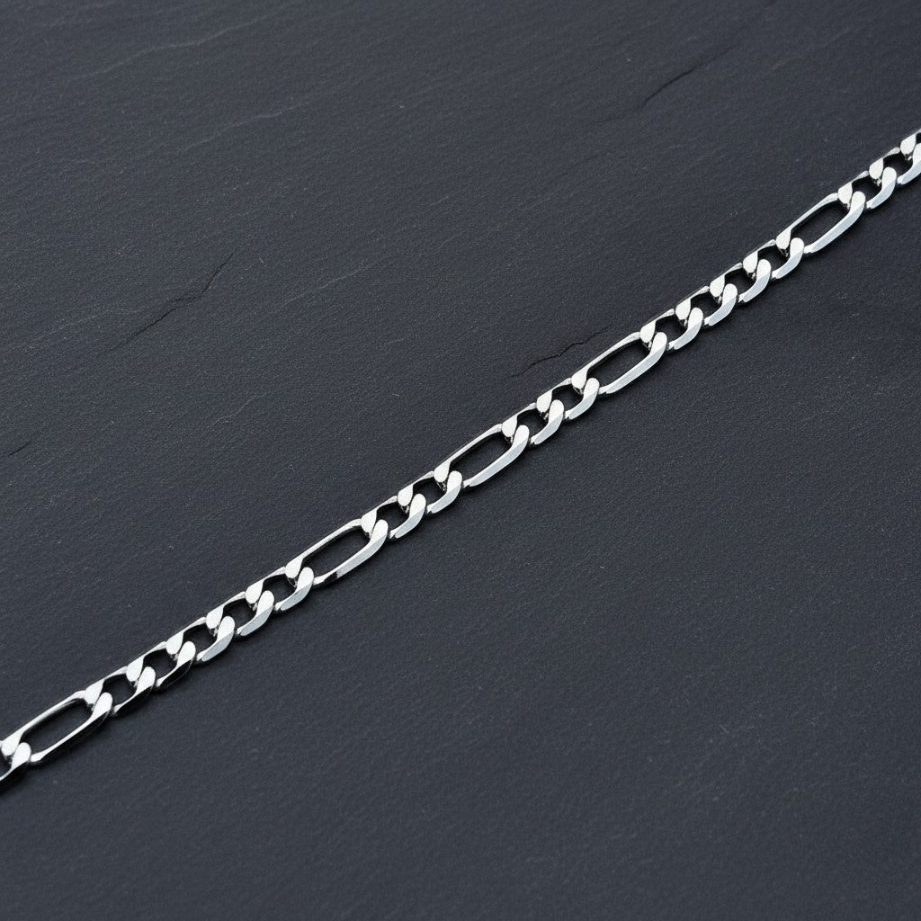 SilverStones.Pk men's 18-inch, 4mm wide stainless steel Figaro chain necklace with classic link pattern.