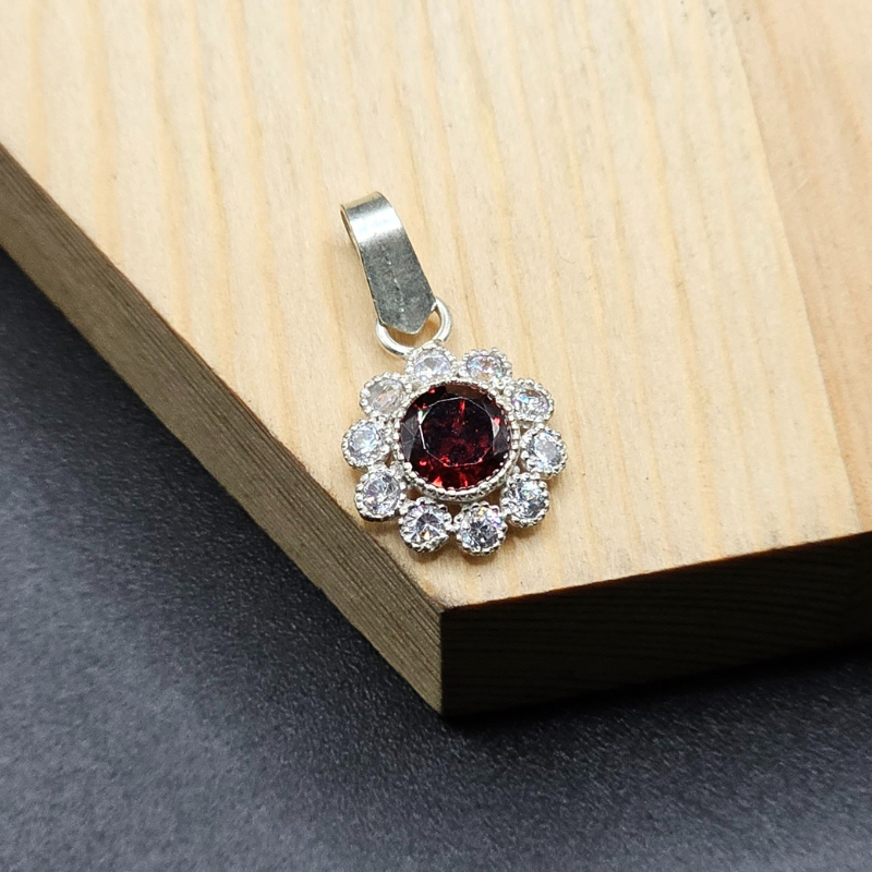 925 Silver Pendant with Zircon Stones for Ladies